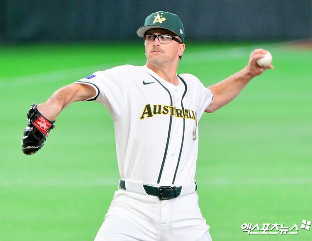 5일 오후 일본 도쿄돔에서 열린 2026 월드베이스볼클래식(WBC) C조 대만과 호주의 경기, 1회초 호주 선발투수 알렉스 웰스가 공을 힘차게 던지고 있다. 일본 도쿄, 김한준 기자
