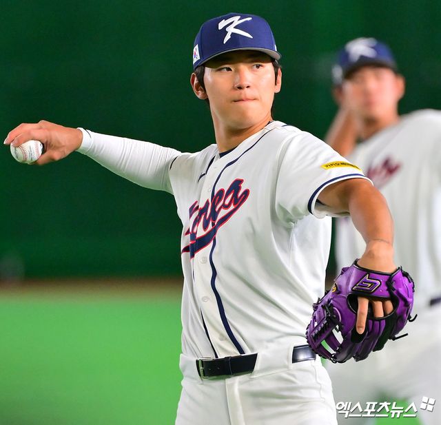 8일 오후 일본 도쿄돔에서 2026 월드베이스볼클래식(WBC) 한국 대표팀 공식 훈련이 진행됐다. 한국 김도영이 캐치볼을 하고 있다. 도쿄, 김한준 기자