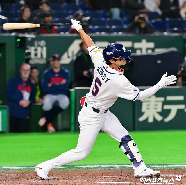 5일 오후 일본 도쿄돔에서 열린 2026 월드베이스볼클래식(WBC) C조 체코와 대한민국의 경기, 4회말 1사 한국 김도영이 헛스윙 삼진을 당하고 있다. 도쿄, 김한준 기자