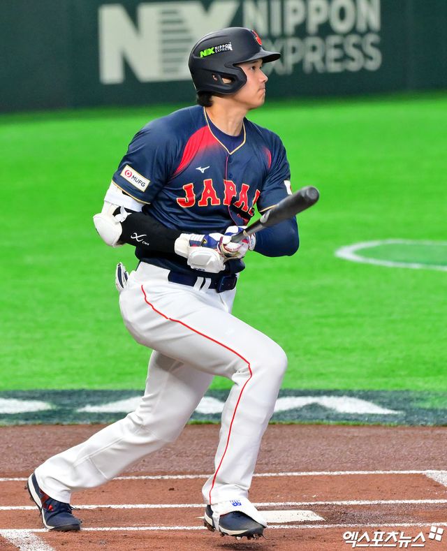 6일 오후 일본 도쿄돔에서 열린 2026 월드베이스볼클래식(WBC) C조 대만과 일본의 경기, 2회초 1사 만루 일본 오타니가 만루 홈런을 날리고 있다. 도쿄, 김한준 기자