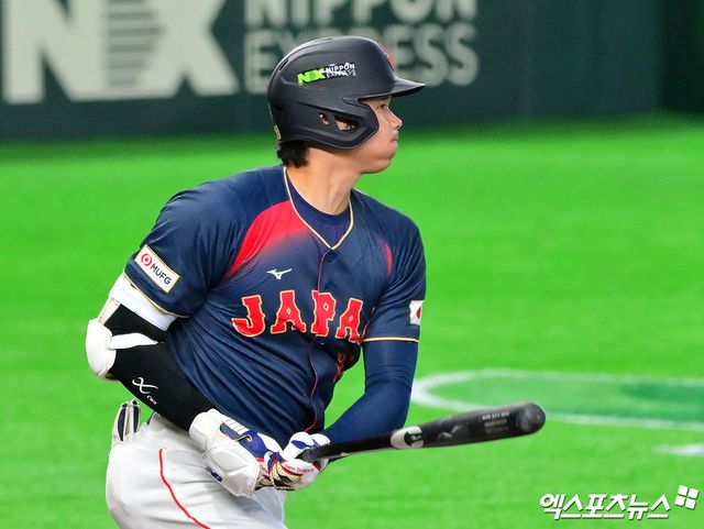 6일 오후 일본 도쿄돔에서 열린 2026 월드베이스볼클래식(WBC) C조 대만과 일본의 경기, 2회초 2사 2,3루 일본 오타니가 1타점 적시타를 날리고 있다. 도쿄, 김한준 기자