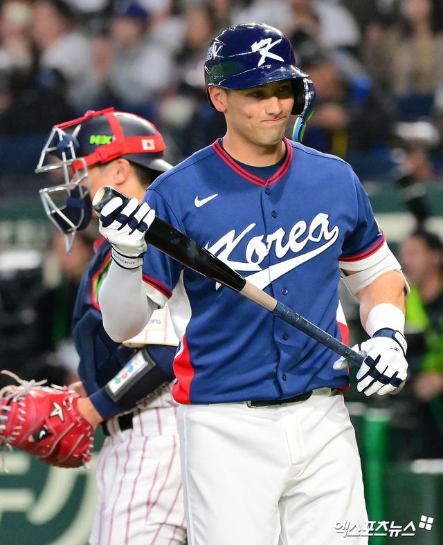 7일 오후 일본 도쿄돔에서 열린 2026 월드베이스볼클래식(WBC) C조 한국과 일본의 경기, 3회초 1사 1,2루 한국 셰인 위트컴이 루킹 삼진을 당하고 있다. 도쿄, 김한준 기자