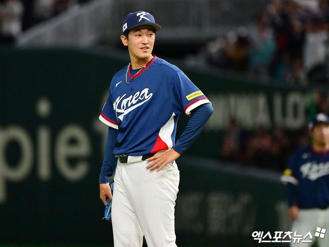 2026 월드베이스볼클래식 한국 야구대표팀 투수 고영표가 7일 일본 도쿄돔에서 열린 WBC C조 조별리그 2차전 한일전에 선발 등판해 2⅔이닝 3피안타 4실점으로 부진했다. 고영표는 3회를 다 못 마친 채 조병현에게 공을 넘겼다. 도쿄, 김한준 기자