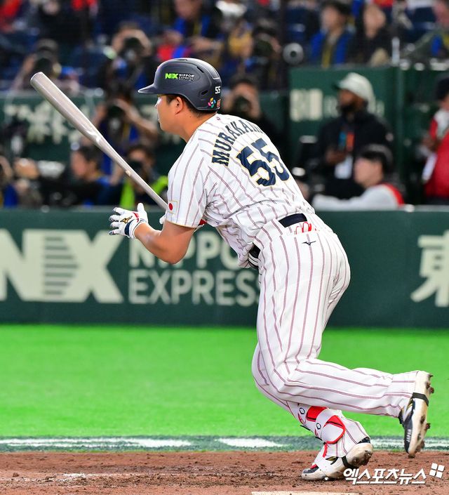 7일 오후 일본 도쿄돔에서 열린 2026 월드베이스볼클래식(WBC) C조 한국과 일본의 경기, 8회말 일본 무라카미가 우전안타를 날리고 있다. 도쿄, 김한준 기자