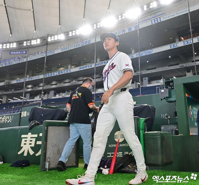 한국은 7일 오후 7시 일본 도쿄돔에서 열리는 WBC 조별리그 2차전에서 김도영(지명타자)~저마이 존스(좌익수)~이정후(중견수)~안현민(우익수)~셰이 위트컴(3루수)~문보경(1루수)~김주원(유격수)~박동원(포수)~김혜성(2루수)으로 이어지는 선발 타순으로 일본 선발 투수 좌완 기쿠치 유세이와 맞붙는다.&nbsp;일본은 오타니 쇼헤이(지명타자)~곤도 겐스케(중견수)~스즈키 세이야(중견수)~요시다 마사카타(좌익수)~오카모토 카즈마(3루수)~무라카미 무네타카(1루수)~마키 슈고(2루수)~겐다 소스케(유격수)~사카모토 세이시로(포수)로 라인업을 짰다. 도쿄, 김한준 기자