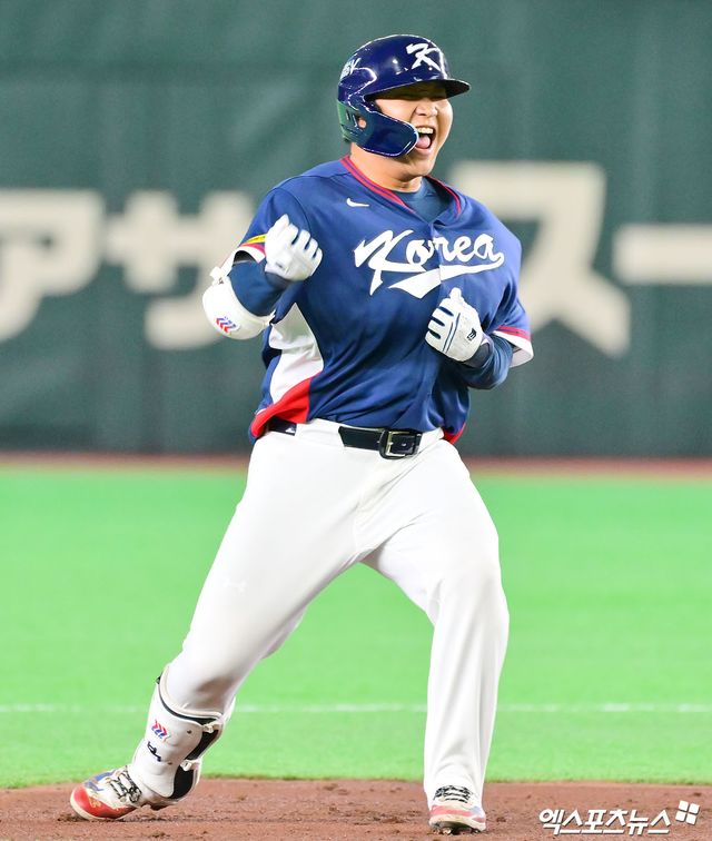7일 오후 일본 도쿄돔에서 열린 2026 월드베이스볼클래식(WBC) C조 한국과 일본의 경기, 1회초 2사 1,2루 한국 문보경이 2타점 2루타를 날리고 있다. 도쿄, 김한준 기자