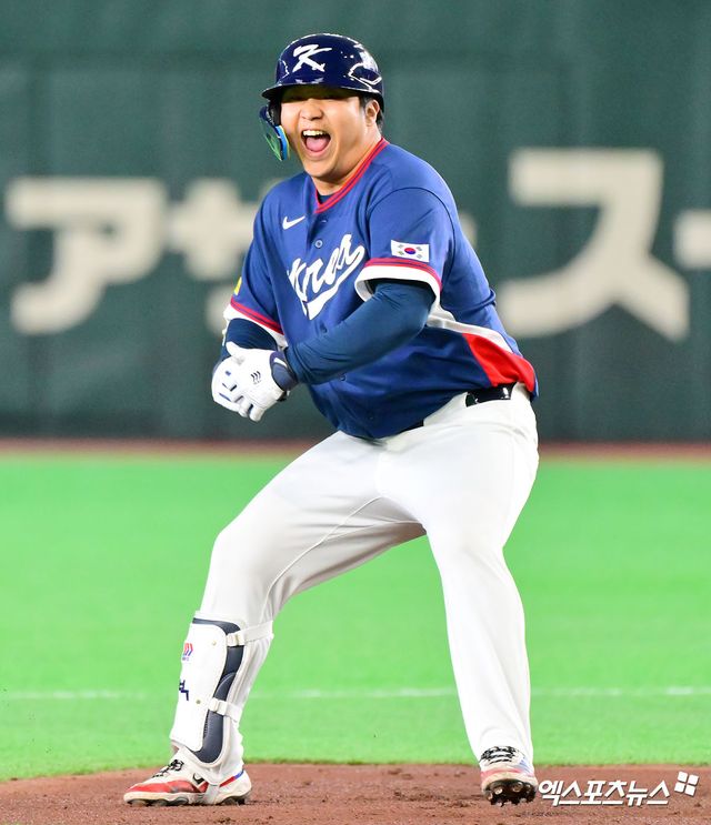 7일 오후 일본 도쿄돔에서 열린 2026 월드베이스볼클래식(WBC) C조 한국과 일본의 경기, 1회초 2사 1,2루 한국 문보경이 2타점 2루타를 날리고 있다. 도쿄, 김한준 기자