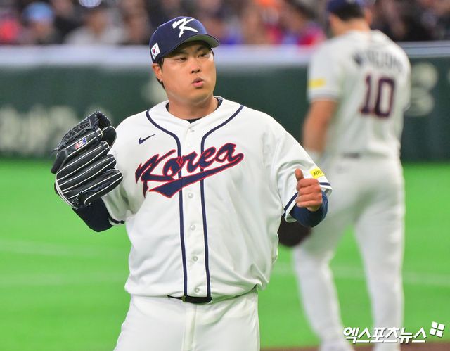 2026 월드베이스볼클래식(WBC) 한국 야구대표팀 류현진이 지난 2009년 3월 6일 WBC 대만전 등판 이후 6211일 만에 도쿄돔 마운드에 올라 대만전 실점을 최소화했다. 류현진은 8일 정오부터 일본 도쿄돔에서 열린 2026 WBC C조 대만전에 선발 등판해 3이닝 50구 3피안타 3탈삼진 1실점을 기록했다. 예상대로 호투했으나 홈런 한 방 내준 것이 안타까웠다. 류현진은 2회초 선두타자 장위청에게 던진 시속 약 141km 포심 패스트볼을 던졌다가 비거리 102m짜리 좌월 솔로 홈런을 허용했다. 도쿄, 김한준 기자