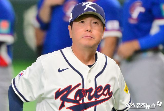 한국 야구가 대만에 덜미를 잡히면서 월드베이스볼클래식(WBC) 8강 진출이 불투명해졌다. 한국은 8일 일본 도쿄돔에서 열린 2026 WBC 조별리그 C조 대만과 경기에서 10회 승부치기 접전 끝에 4-5로 졌다. 1승 2패에 그친 한국은 9일 오후 7시 같은 장소에서 호주(2승)와 조별리그 최종전을 치른다. 만일 호주가 8일 오후 7시 일본(2승)과 경기에서 이기면 한국은 조별리그에서 탈락한다. 호주가 일본에 질 경우, 한국이 9일 호주를 제압하면 한국과 대만, 호주가 2승 2패 동률이 된다. 도쿄, 김한준 기자