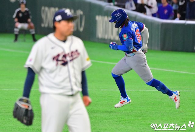 2026 월드베이스볼클래식(WBC) 한국 야구대표팀 류현진이 지난 2009년 3월 6일 WBC 대만전 등판 이후 6211일 만에 도쿄돔 마운드에 올라 대만전 실점을 최소화했다. 류현진은 8일 정오부터 일본 도쿄돔에서 열린 2026 WBC C조 대만전에 선발 등판해 3이닝 50구 3피안타 3탈삼진 1실점을 기록했다. 예상대로 호투했으나 홈런 한 방 내준 것이 안타까웠다. 류현진은 2회초 선두타자 장위청에게 던진 시속 약 141km 포심 패스트볼을 던졌다가 비거리 102m짜리 좌월 솔로 홈런을 허용했다. 도쿄, 김한준 기자