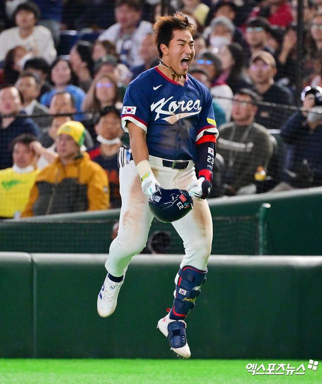 안현민이 9일 일본 도쿄의 도쿄돔에서 열린 2026 WBC 1라운드 조별리그 C조 4차전 호주와의 경기에서 한국이 2라운드(8강)에 진출할 수 있는 요건을 충족하는 1타점 외야 희생 플라이를 기록했다. 사진 김한준 기자