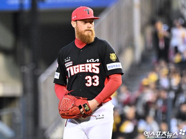 31일 오후 서울 송파구 잠실야구장에서 열린 '2026 신한 SOL Bank KBO리그' KIA 타이거즈와 LG 트윈스의 경기, 1회말 KIA 선발투수 올러가 공을 힘차게 던지고 있다. 엑스포츠뉴스 DB