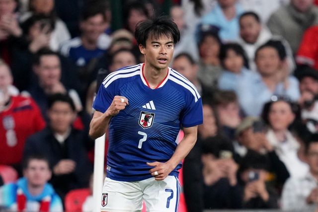 홍명보 감독이 이끄는 대한민국 축구 대표팀이 1일(한국시간) 오스트리아 빈에 있는 에른스트 하펠 스타디온에서 열린 오스트리아와의 3월 두 번째 평가전에서 0-1로 패했다.&nbsp; 마르셀 자비처에게 결승 골을 내주면서 한국은 7년 만에 처음으로 2경기 연속 무득점 경기를 당했다. 한국은 지난달 28일 코트디부아르전 0-4 충격패를 당하며 출발했다. 가상의 남아프리카공화국인 코트디부아르의 1.5군을 상대로 무려 4골을 헌납하며 무너졌다.&nbsp;2026년부터 실시간으로 경기 결과가 반영되는 FIFA 랭킹에서 한국은 무려 3계단 떨어진 25위(1588.66점)로 가라앉았다. 한국을 꺾은 24위 오스트리아(1593.45점)보다 아래로 내려갔다.&nbsp;연합뉴스