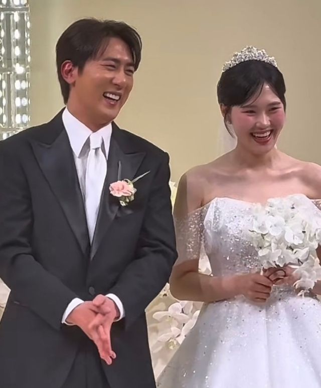 김원훈-엄지윤.