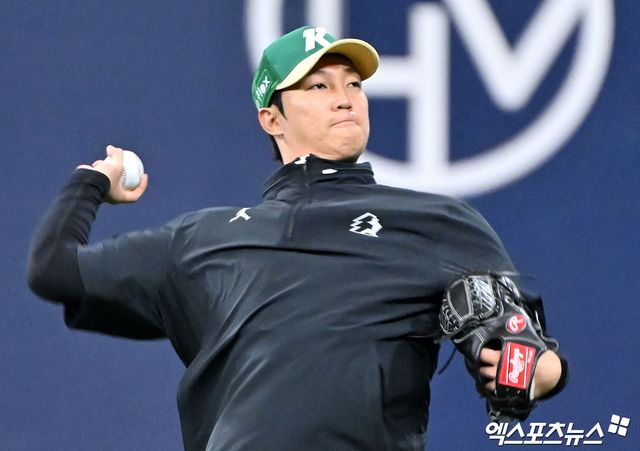 키움 히어로즈 에이스 안우진이 10일 고척스카이돔에서 열리는 2026 신한 SOL KBO리그 롯데 자이언츠와의 경기 전 훈련 중인 모습. 사진 김한준 기자