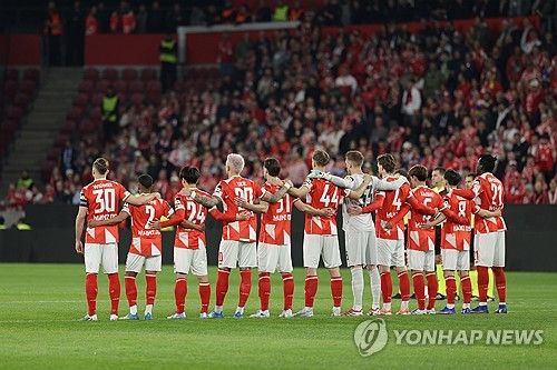 마인츠가 10일(한국시간) 독일 마인츠에 있는 메바 아레나에서 열린 스트라스부르(프랑스)와의 2025-2026시즌 유럽축구연맹(UEFA) 콘퍼런스리그 8강 1차전에서 2-0으로 승리했다.&nbsp;이재성이 빠진 가운데 마인츠는 일본 국가대표 미드필더 사노 가이슈의 맹활약 속에 승리하며 4강 진출에 유리한 고지를 점했다.&nbsp;이재성은 2월 독일 매체 '빌트'와 인터뷰에서 팀의 목표는 (콘퍼런스리그) 우승이다라며 우승에 대한 열망을 드러낸 바 있는데 동료들이 자신이 없는 가운데 더 높은 곳을 향하기 위한 발판을 마련해줬다.&nbsp;연합뉴스