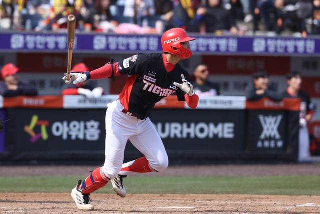 KIA는 11일 대전 한화생명볼파크에서 2026 신한 SOL뱅크 KBO리그 한화전을 치러 6-5로 승리했다. 3연승을 달린 KIA는 시즌 5승7패, 2연패에 빠진 한화는 시즌 6승6패를 기록했다. KIA는 8회초 박재현의 2루수 앞 내야 안타, 가브리엘 데일의 우전 안타로 무사 1, 3루 기회를 만들었다. 이후 상대 폭투로 한 점을 따라간 KIA는 이어진 무사 1, 2루 기회에서 김선빈의 페이크 번트 앤드 슬래시로 한 점을 더 보탰다.&nbsp;KIA는 무사 1, 3루 기회에서 김도영의 좌익수 방면 희생 뜬공으로 4-4 동점을 이뤘다. 이후 나성범의 우전 안타로 이어진 2사 1, 3루 기회에서 한준수의 중전 적시타로 5-4 역전에 성공했다. 대타 고종욱도 1타점 우전 적시타를 때려 한 점 더 달아났다.&nbsp;KIA 타이거즈