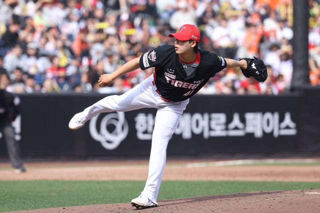 KIA는 11일 대전 한화생명볼파크에서 2026 신한 SOL뱅크 KBO리그 한화전을 치러 6-5로 승리했다. 3연승을 달린 KIA는 시즌 5승7패, 2연패에 빠진 한화는 시즌 6승6패를 기록했다. KIA는 8회초 박재현의 2루수 앞 내야 안타, 가브리엘 데일의 우전 안타로 무사 1, 3루 기회를 만들었다. 이후 상대 폭투로 한 점을 따라간 KIA는 이어진 무사 1, 2루 기회에서 김선빈의 페이크 번트 앤드 슬래시로 한 점을 더 보탰다.&nbsp;KIA는 무사 1, 3루 기회에서 김도영의 좌익수 방면 희생 뜬공으로 4-4 동점을 이뤘다. 이후 나성범의 우전 안타로 이어진 2사 1, 3루 기회에서 한준수의 중전 적시타로 5-4 역전에 성공했다. 대타 고종욱도 1타점 우전 적시타를 때려 한 점 더 달아났다.&nbsp;KIA 타이거즈