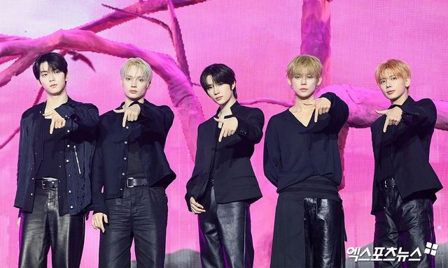 투모로우바이투게더.