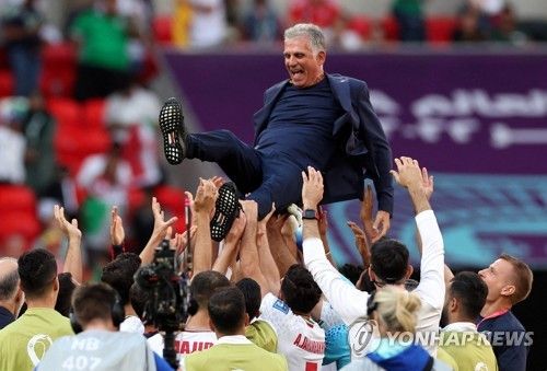 2026 국제축구연맹(FIFA) 북중미 월드컵을 두 달여 앞두고 감독 경질을 단행한 가나가 베테랑 지도자인 카를로스 케이로스 감독을 선임했다. 포르투갈, 이란, 콜롬비아, 이집트, 남아공 등 다수의 국가대표팀을 지도한 경험이 있는 케이로스 감독은 오는 6월 열리는 북중미 월드컵에서 가나 축구대표팀을 이끌 예정이다. 사진 연합뉴스