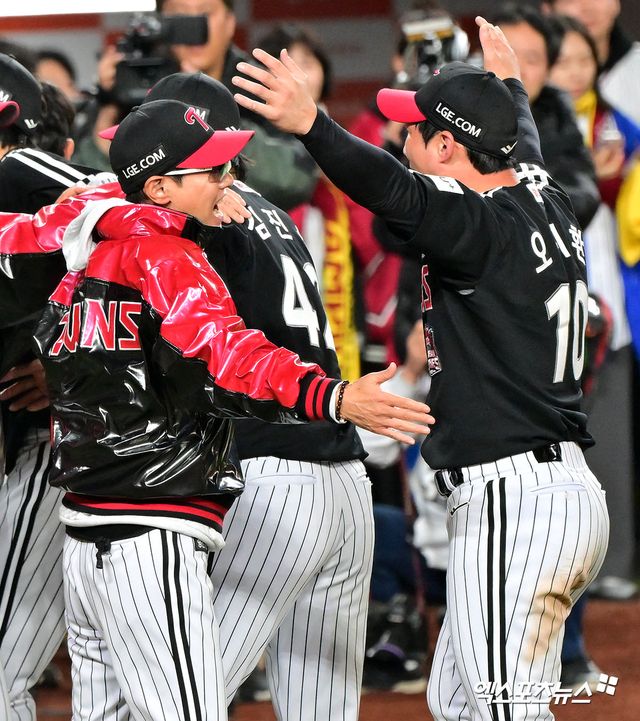 LG 트윈스 베테랑 야수 오지환이 16일 잠실 롯데 자이언츠전에 선발 출전하며 KBO리그 역대 23번째로 2000경기 출장 기록을 달성했다. 엑스포츠뉴스 DB