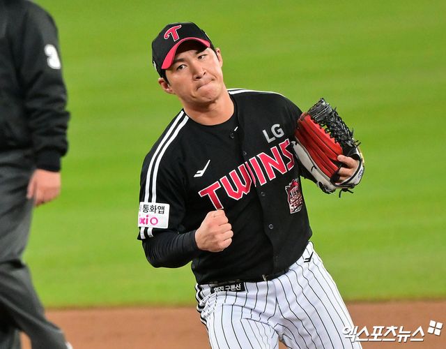 LG 트윈스 베테랑 야수 오지환이 16일 잠실 롯데 자이언츠전에 선발 출전하며 KBO리그 역대 23번째로 2000경기 출장 기록을 달성했다. 엑스포츠뉴스 DB