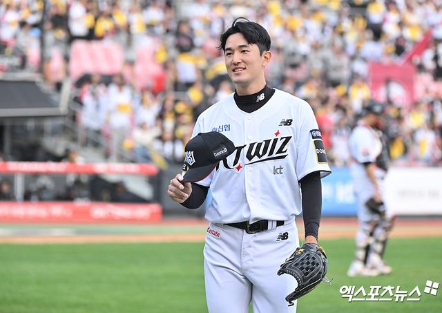 KT 위즈 토종 에이스 고영표가 19일 수원 KT위즈파크에서 열린 2026 신한 SOL KBO리그 키움 히어로즈와의 팀 간 3차전에 선발등판, 6이닝 2실점으로 호투했다. 사진 엑스포츠뉴스 DB