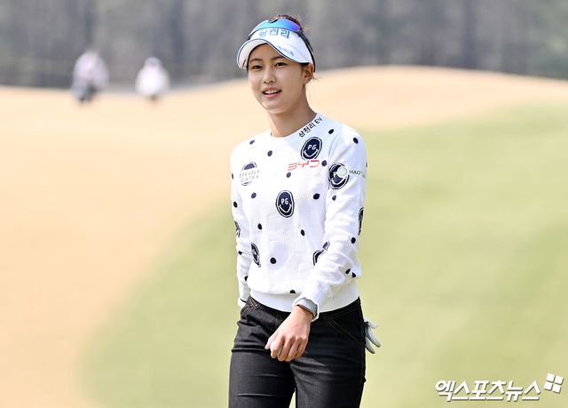 골프선수 송지아, 첫 KLPGA 출전