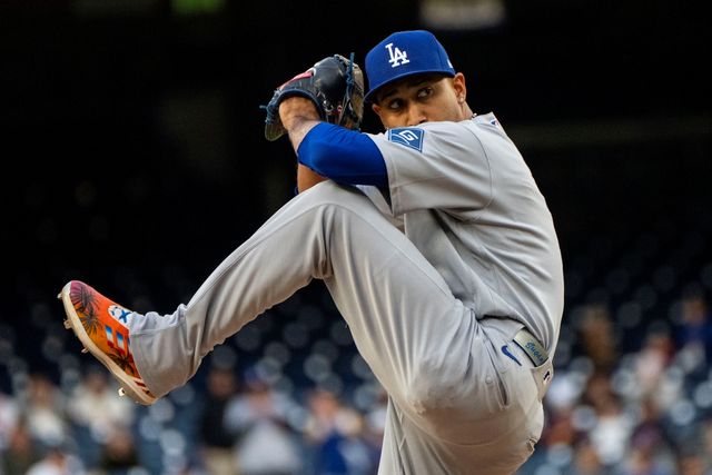 LA 다저스의 뒷문을 책임지던 우완투수 에드윈 디아즈가 전열에서 이탈했다. 다저스는 21일 디아즈를 오른쪽 팔꿈치 내 유리체 문제로 부상자 명단에 올렸으며, 이에 따라 좌완투수 제이크 에더를 콜업했다. 연합뉴스