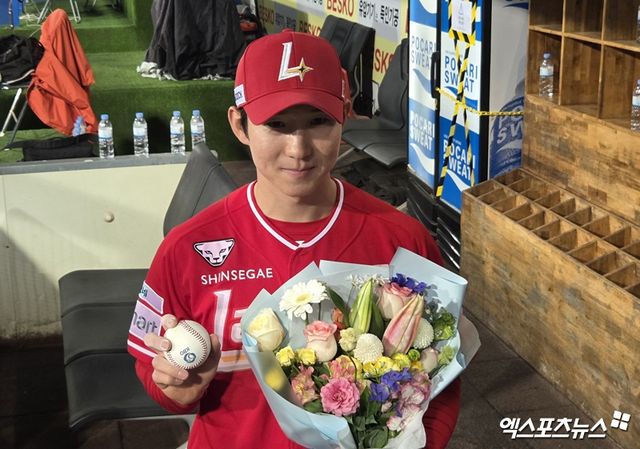 SSG 랜더스 박성한이 21일 대구 삼성 라이온즈파크에서 열린 2026 신한 SOL KBO리그 삼성 라이온즈와의 팀 간 1차전에서 개막 19경기 연속 안타로 KBO리그 신기록 작성과 함께 팀 승리를 이끌었다. 사진 김지수 기자