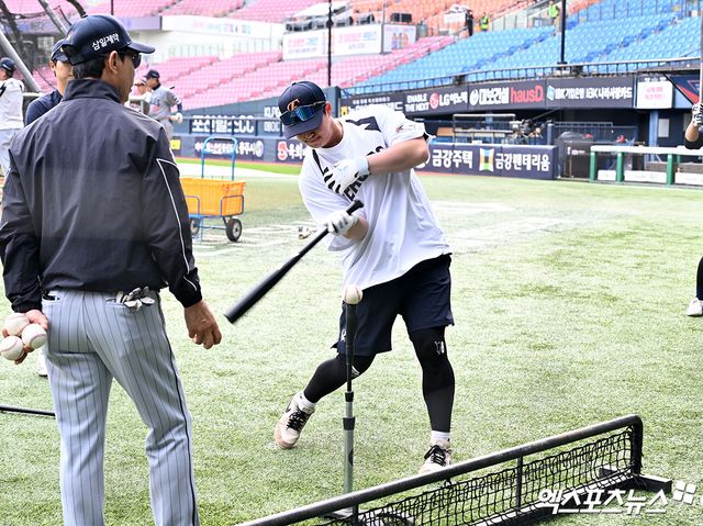 지난 21일 오후 서울 송파구 잠실야구장에서 열리는 '2026 신한 SOL Bank KBO리그' 한화 이글스와 LG 트윈스의 경기, 한화 노시환이 훈련에 임하고 있다. 엑스포츠뉴스 DB