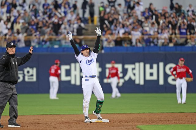 삼성 라이온즈 내야수 전병우가 23일 대구 삼성라이온즈파크에서 열린 2026 신한 SOL KBO리그 SSG 랜더스와의 팀 간 3차전에서 4회말 1타점 2루타를 기록했다. 사진 삼성 라이온즈