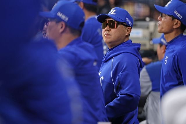 박진만 감독이 이끄는 삼성 라이온즈가 25일 서울 고척스카이돔에서 열린 2026 신한 SOL KBO리그 키움 히어로즈와의 팀 간 2차전에서 2-4로 패배, 6연패에 빠졌다. 사진 삼성 라이온즈