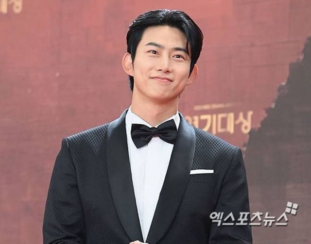 가수 겸 배우 옥택연