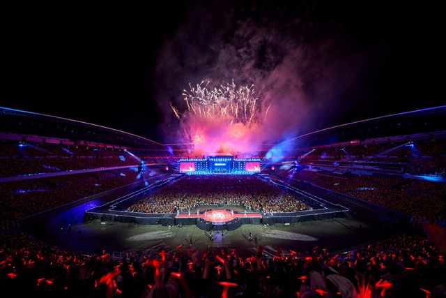 동방신기 닛산 스타디움 'RED OCEAN'