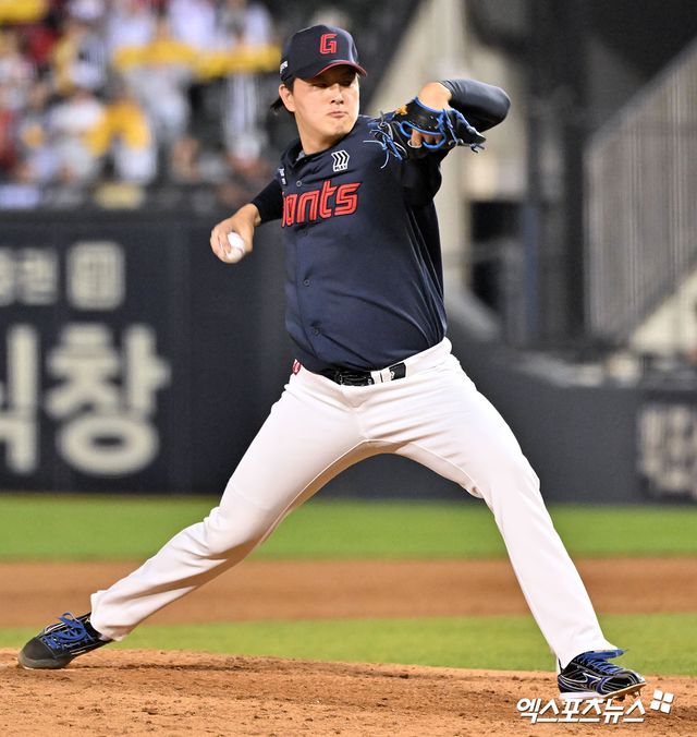 지난겨울 교통사고 후유증으로 100% 기량을 발휘하지 못하고 있는 롯데 자이언츠 투수 김원중. 사진 엑스포츠뉴스 DB