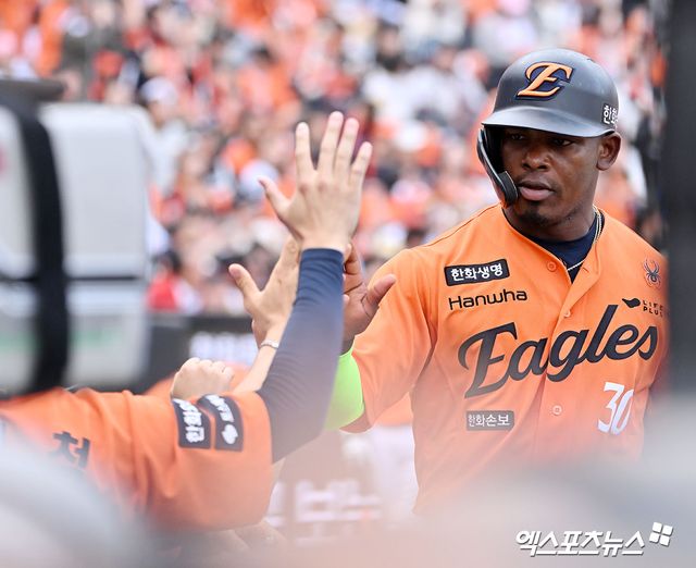 29일 오후 대전 한화생명 볼파크에서 열린 '2026 신한 SOL Bank KBO리그' 키움 히어로즈와 한화 이글스의 경기, 4회말 1사 만루 한화 페라자가 강백호의 2타점 2루타때 득점에 성공하고 있다. 엑스포츠뉴스 DB