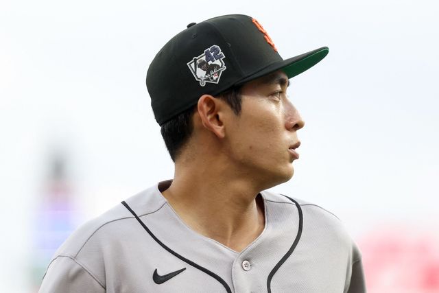 미국 메이저리그 샌프란시스코 자이언츠에서 뛰는 이정후가 29일 미국 펜실베이니아주 필라델피아 시티즌스 뱅크 파크에서 열린 2026 MLB 필라델피아 필리스와 방문 경기에 1번 타자 우익수로 선발 출전해 4타수 무안타 1삼진으로 침묵했다. 이정후는 3경기 연속 멀티히트(한 경기 2안타 이상) 행진에 마침표를 찍었다. 시즌 타율도 0.313에서 0.301(103타수 31안타)로 떨어졌다. 이정후는 이날 좌익수 뜬공, 헛스윙 삼진, 1루 땅볼, 2루 땅볼로 물러났다. 샌프란시스코는 상대 선발인 좌완 헤수스 루사르도를 공략하지 못해며 0-7로 참패했다. 연합뉴스 