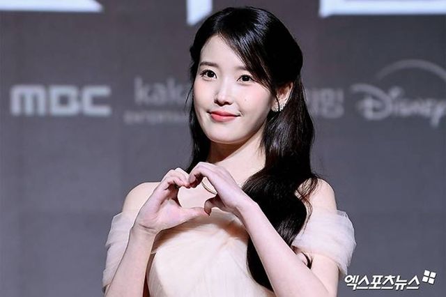 가수 겸 배우 아이유