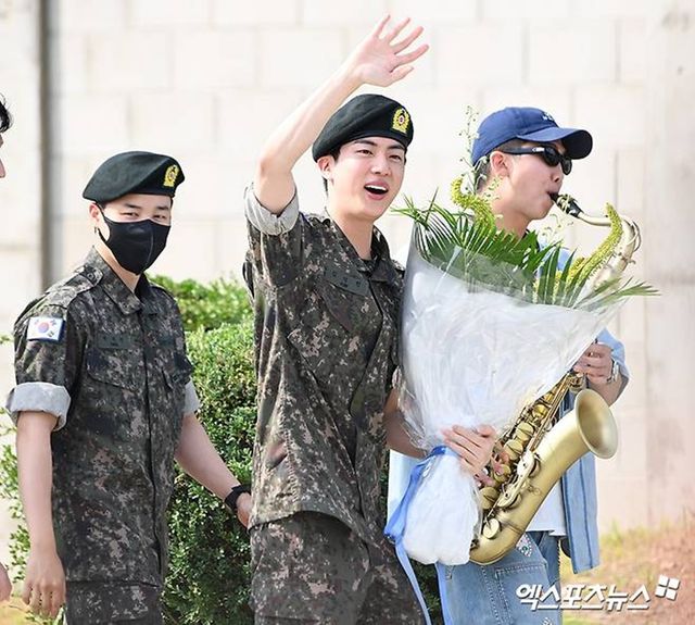 그룹 방탄소년단(BTS) 전역