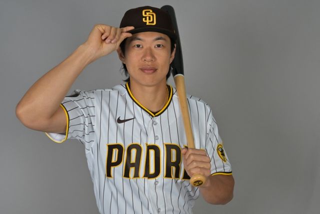 샌디에이고 산하 트리플A 엘파소 치와와스에서 뛰는 송성문이 3일(한국시간) 미국 워싱턴주 타코마의 체니 스타디움에서 열린 2026 마이너리그 타코마 레이니어스(시애틀 매리너스 산하 트리플A)와의 원정경기에 3번타자 겸 3루수로 선발 출전해 2타수 무안타 2볼넷을 기록했다. 연합뉴스