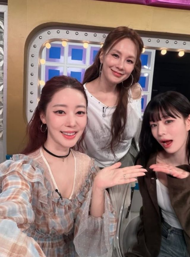 (왼쪽부터) 고우리-채연-이채영.