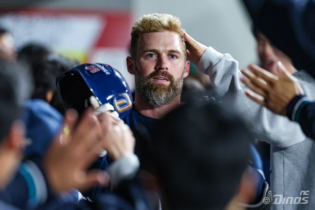 4일 오후 광주-KIA챔피언스필드에서 열린 '2026 신한 SOL KBO리그' NC 다이노스와 KIA 타이거즈의 경기, NC 맷 데이비슨이 홈런 1개 포함 5타수 2안타 1타점 1득점을 기록했다.