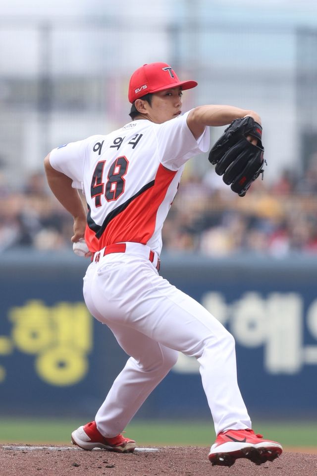 4일 오후 광주-KIA챔피언스필드에서 열린 '2026 신한 SOL KBO리그' NC 다이노스와 KIA 타이거즈의 경기, KIA 선발 이의리가 2⅔이닝 4피안타(2피홈런) 6사사구 5탈삼진 3실점을 기록했다. KIA 타이거즈