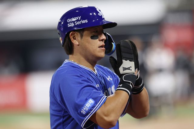 삼성 라이온즈 포수 강민호가 4일 수원 KT위즈파크에서 열린 2026 신한 SOL KBO리그 KT와의 팀 간 2차전에서 4타점을 기록, 팀 4연승을 이끌었다. 사진 삼성 라이온즈