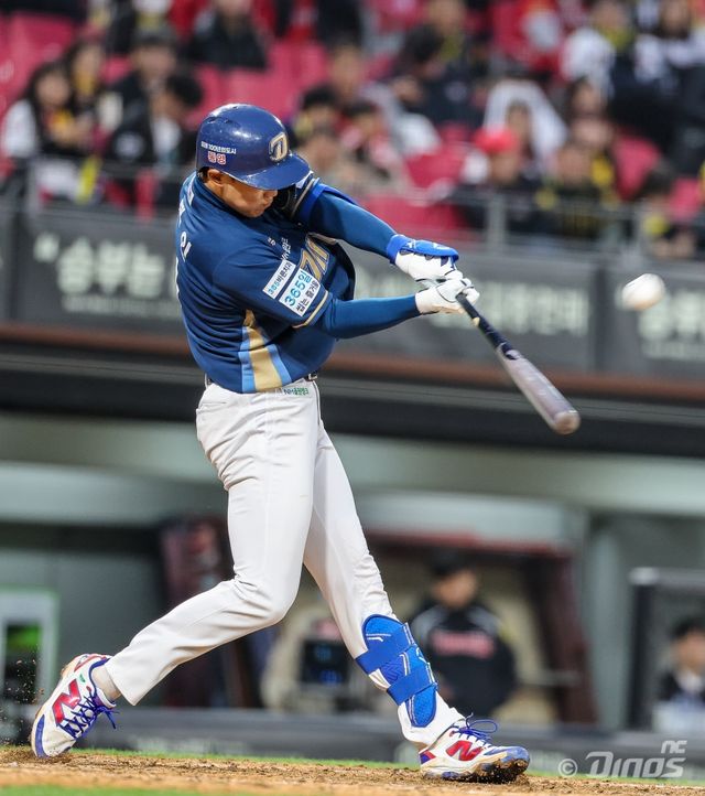 4일 오후 광주-KIA챔피언스필드에서 열린 '2026 신한 SOL KBO리그' NC 다이노스와 KIA 타이거즈의 경기, NC 신재인이 4타수 1안타(1홈런) 1타점 1볼넷 1득점을 기록했다. NC 다이노스
