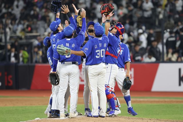 박진만 감독이 이끄는 삼성 라이온즈가 4일 수원 KT위즈파크에서 열린 2026 신한 SOL KBO리그 KT와의 팀 간 2차전에서 8-6으로 승리, 4연승을 질주했다. 사진 삼성 라이온즈