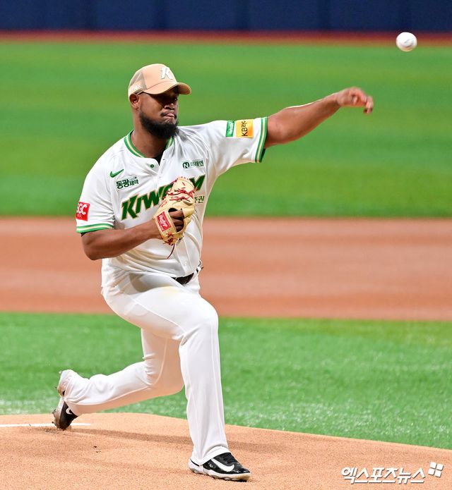 지난해 KBO리그 키움 히어로즈에서 재계약 실패 후 대만프로야구에서 뛰고 있는 크리스토퍼 메르세데스. 사진 엑스포츠뉴스 DB