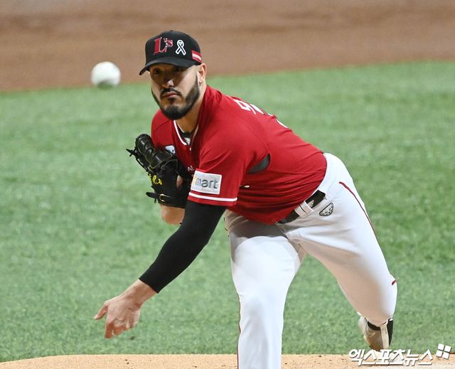 2022시즌 SSG 랜더스 우승에 힘을 보탰던 외국인 투수 숀 모리만도. 사진 엑스포츠뉴스 DB