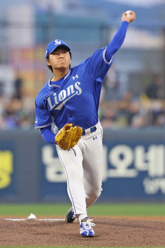 8일 오후 광주-KIA챔피언스필드에서 열린 '2026 신한 SOL KBO리그' 삼성 라이온즈와 KIA 타이거즈의 경기, 삼성 선발 이승현이 2⅔이닝 11피안타(2피홈런) 8사사구 12실점을 기록했다. 이는 개인 한 경기 최다 자책(종전 지난해 4월 18일 대구 롯데 자이언츠전 7자책)이다. 삼성 라이온즈